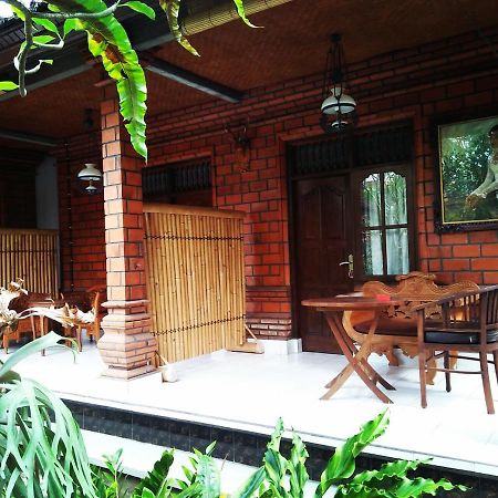 Yumi House Hotel Ubud  Exterior photo